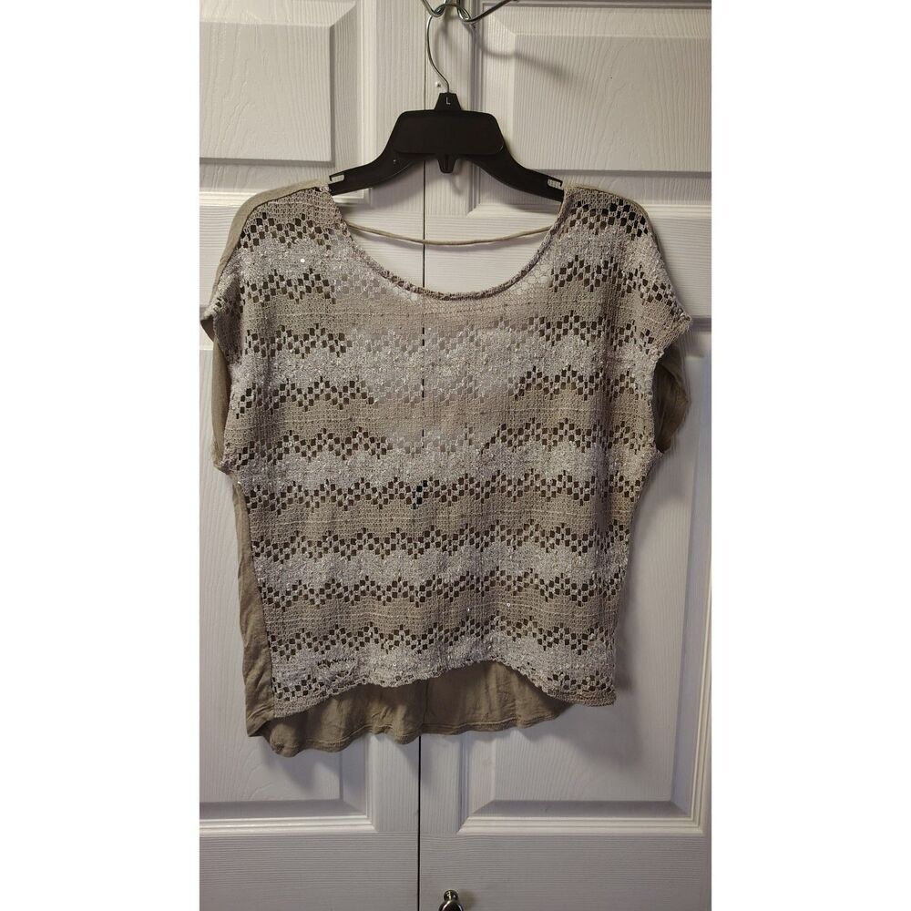 B.Jewel Large Cream Stripe‎ Mesh Front Open Back Short Sleeve Top